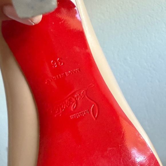 Elegant Nude Pumps - Picture 3 of 4